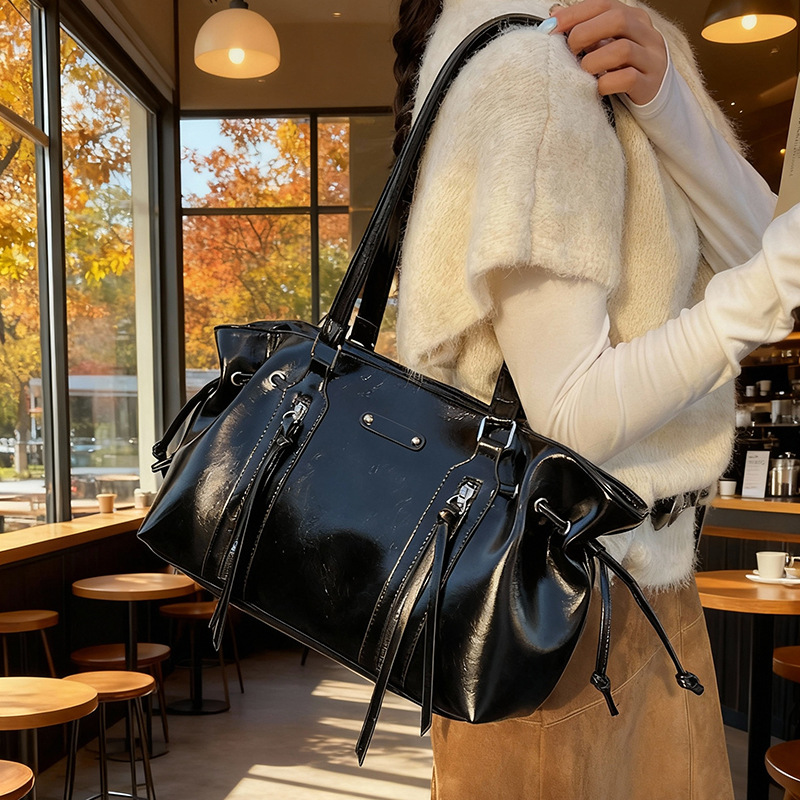 Modische Damenhandtaschen mit  – Women Hand Bags For Office Bewertung und Preis